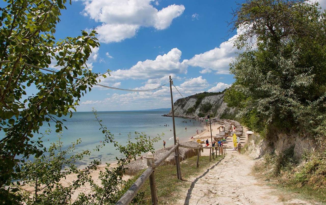 Sea View & Infinity Pool Apartments In Kaliakria Resort Балчик Екстериор снимка